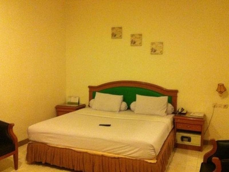 Hotel Maricaya Makassar Esterno foto